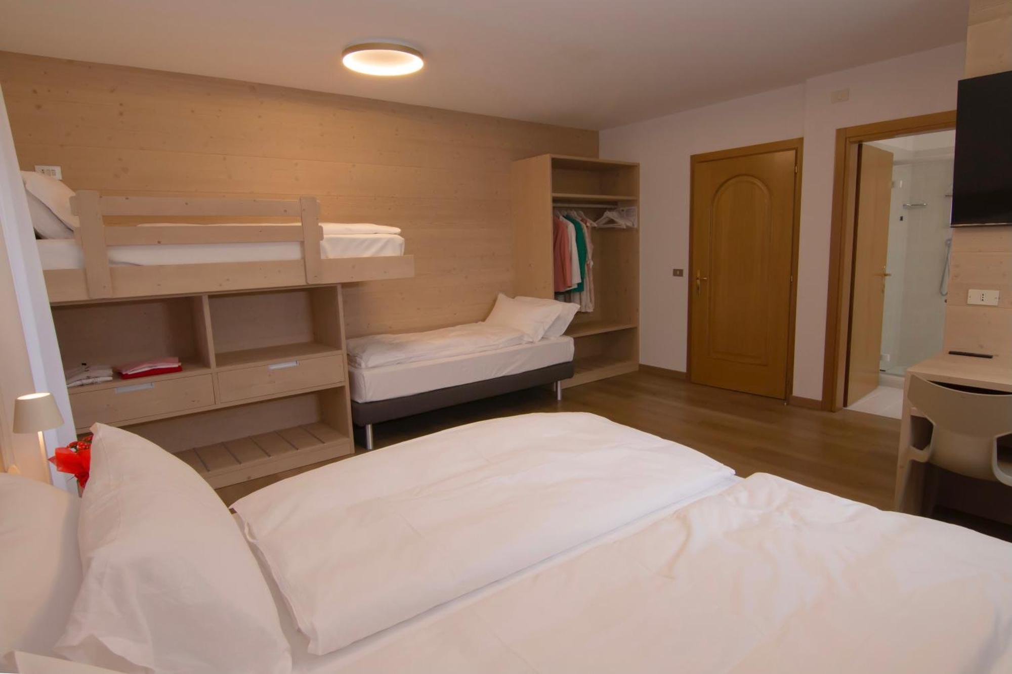 Hotel Miralago Bossico Quarto foto