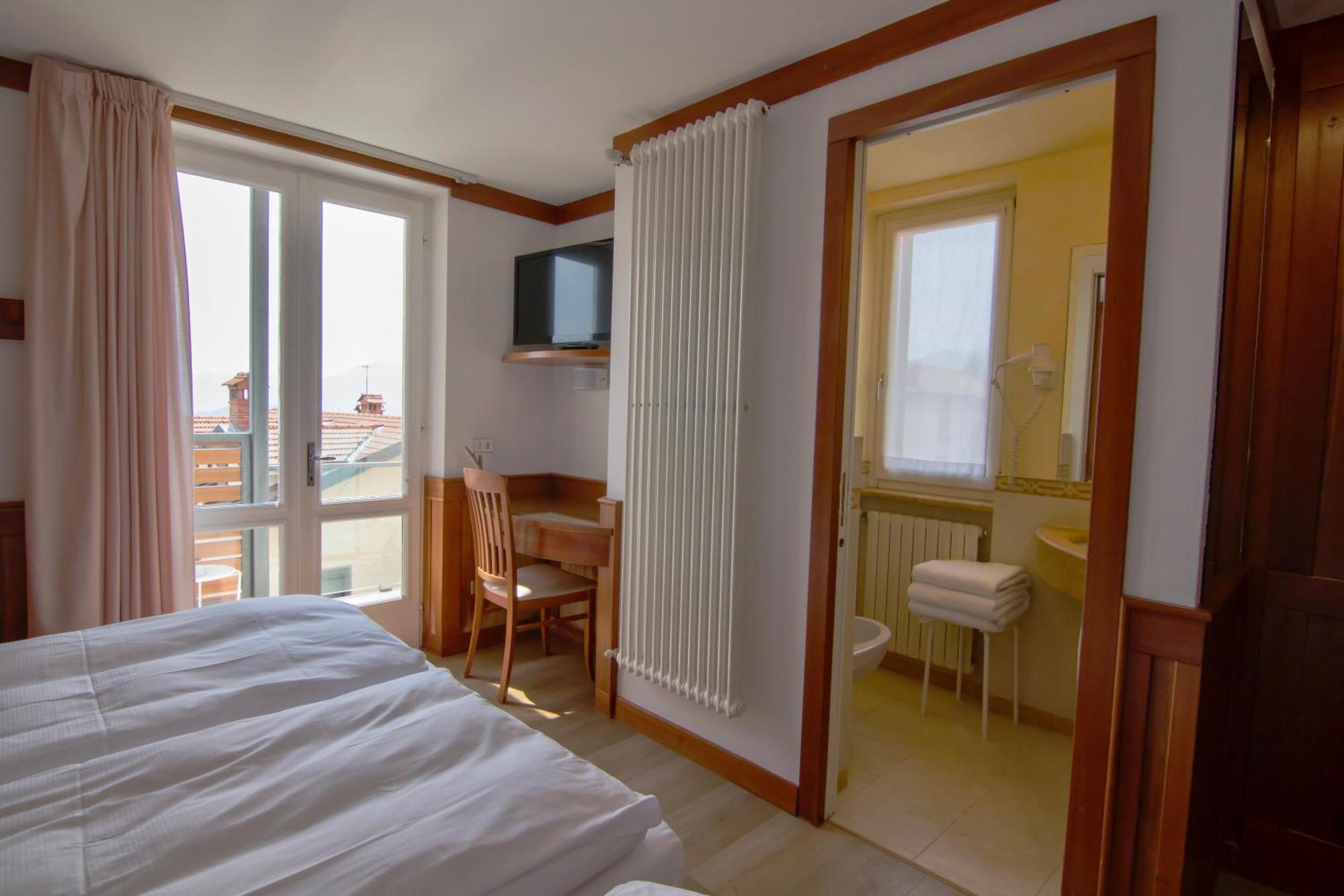 Hotel Miralago Bossico Quarto foto